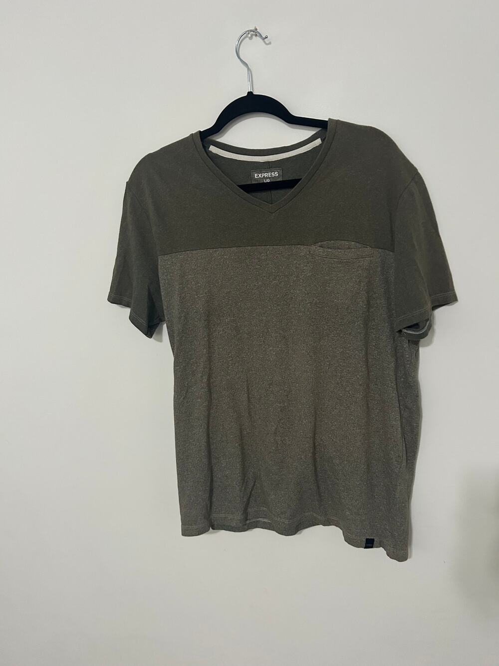 Express Mens Tshirt *L*